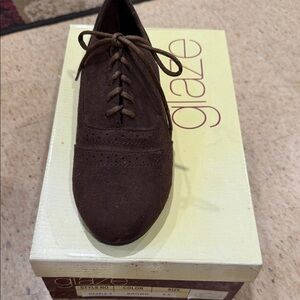 Brown Suede Lace-Up Oxford Shoe